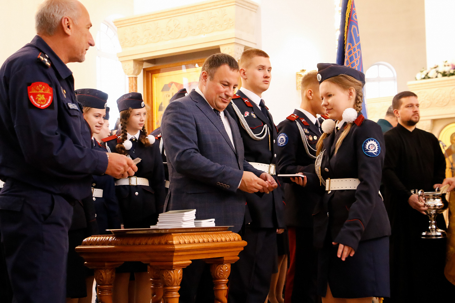 В храме Сретения Господня состоялось посвящение в казаки-кадеты