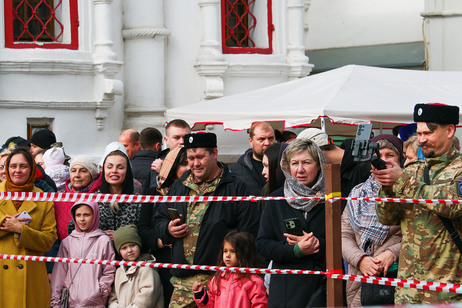 Под покровом омофора
