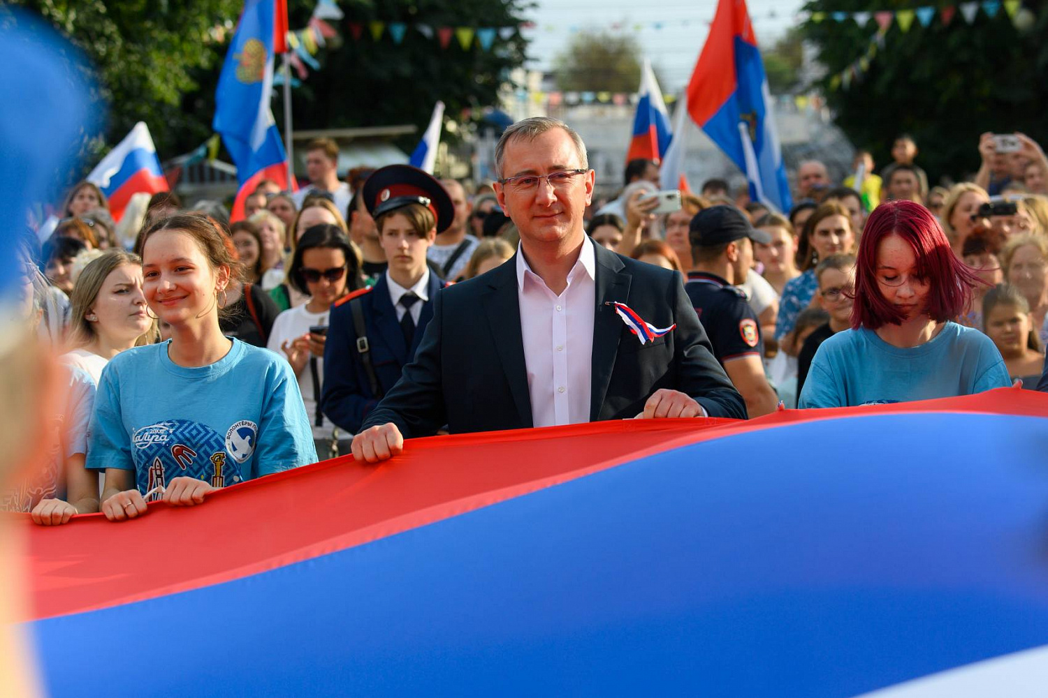 Славься, страна, мы гордимся тобой!